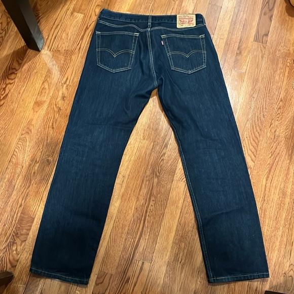 Levi’s 505 Jeans - Picture 2 of 5